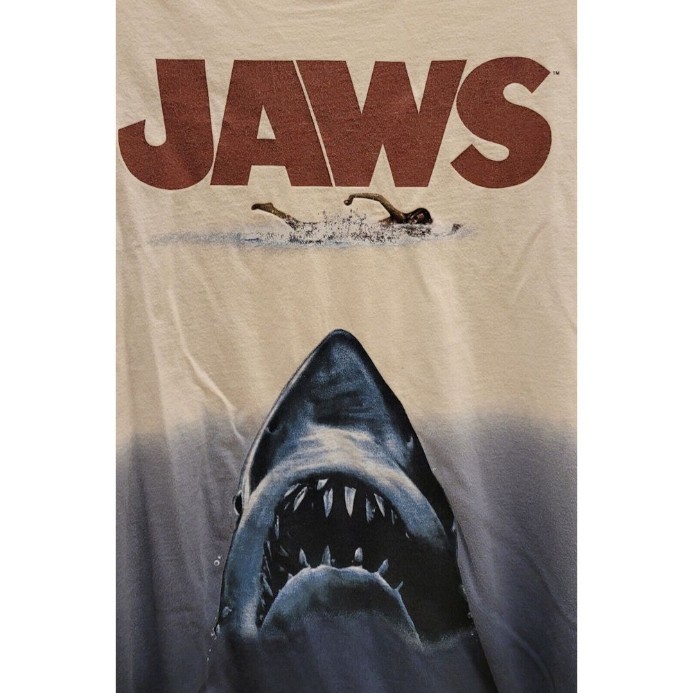 Jaws Movie Men's Small T-Shirt Shark Attack. Shark. Swimmer. JAWS. white/blue